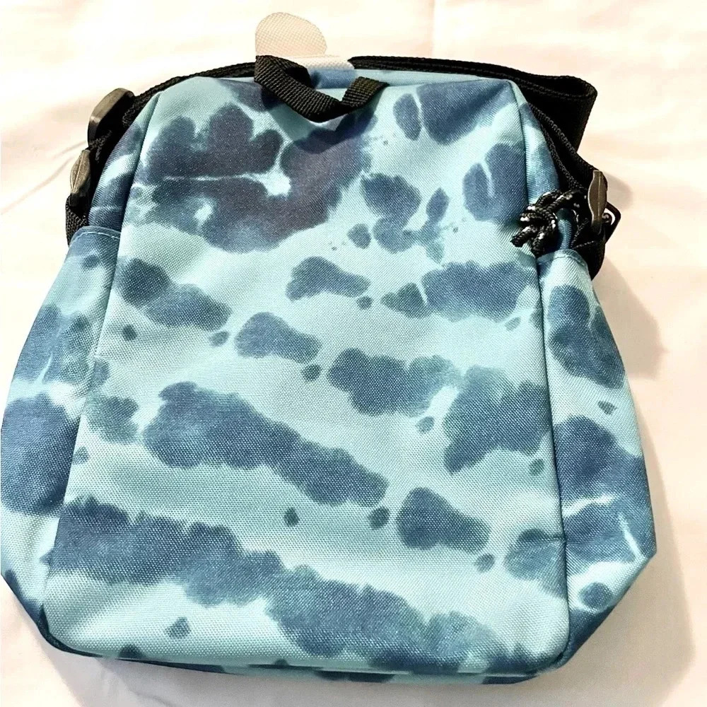 Neff Momentum Crossbody  Bag - NWT  Blue &  Blue bag width 8 “NWT